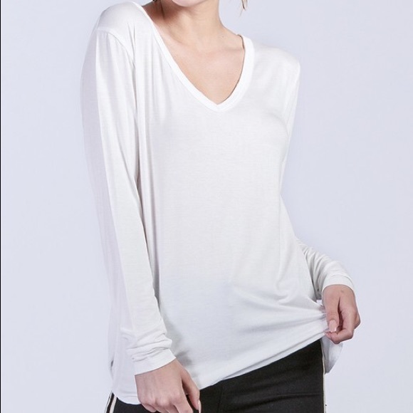Sampson Simple V Neck - Picture 6 of 7